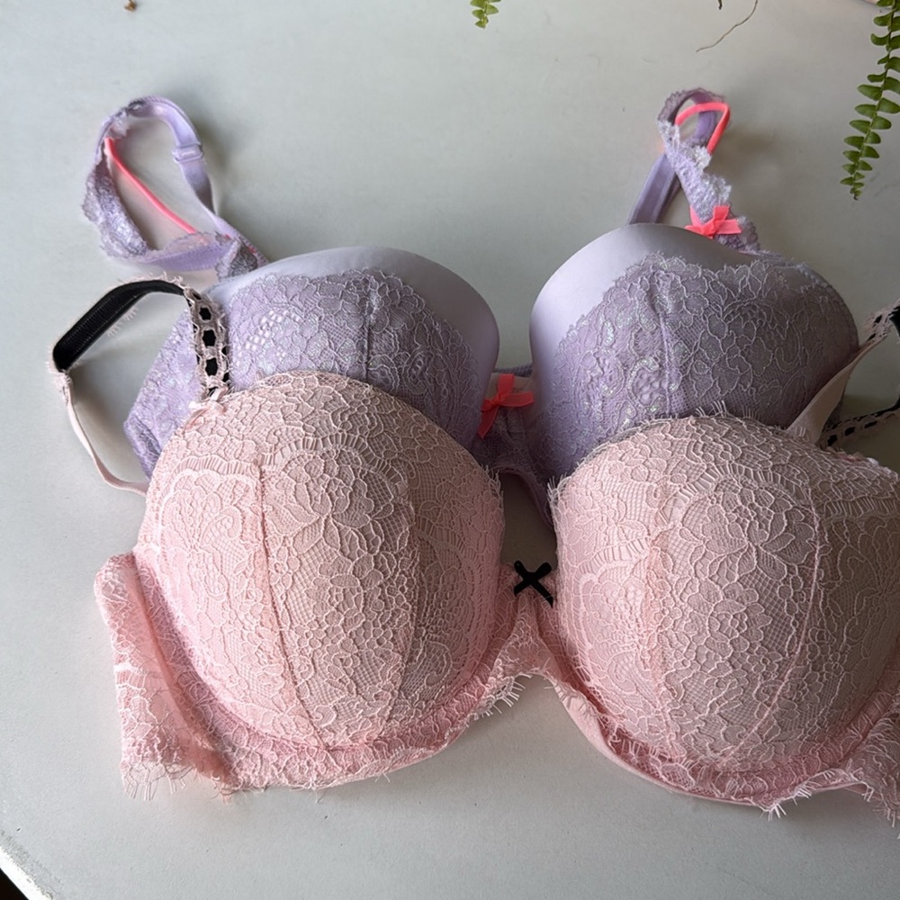 Victoria's Secret Lavender Lace Demi lightly lined andDream Angel lined Demi lot